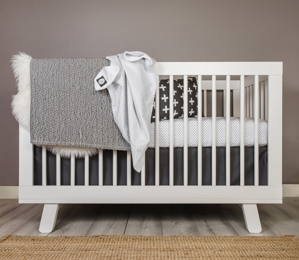 Connect the Dots Deluxe Crib Bedding Set